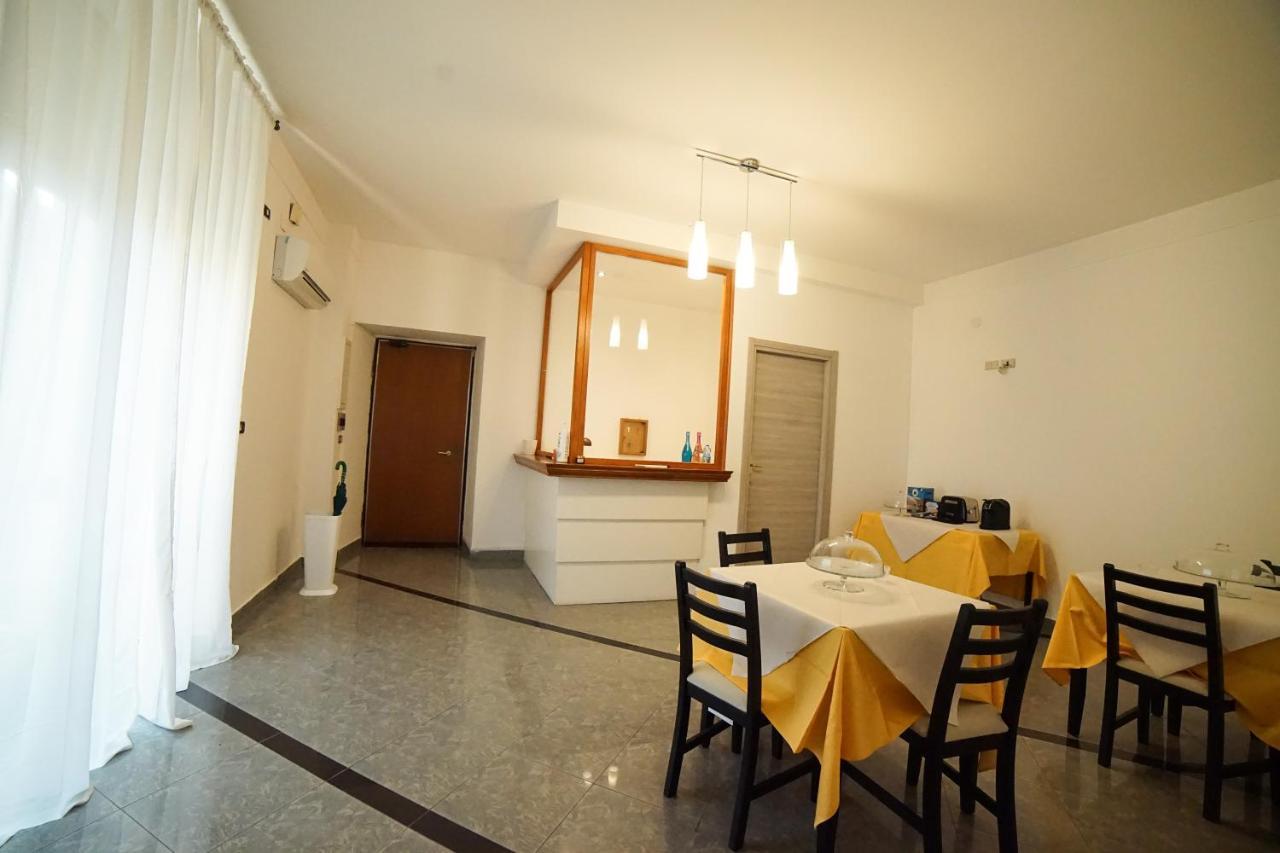 Central Home B&B Cosenza Buitenkant foto